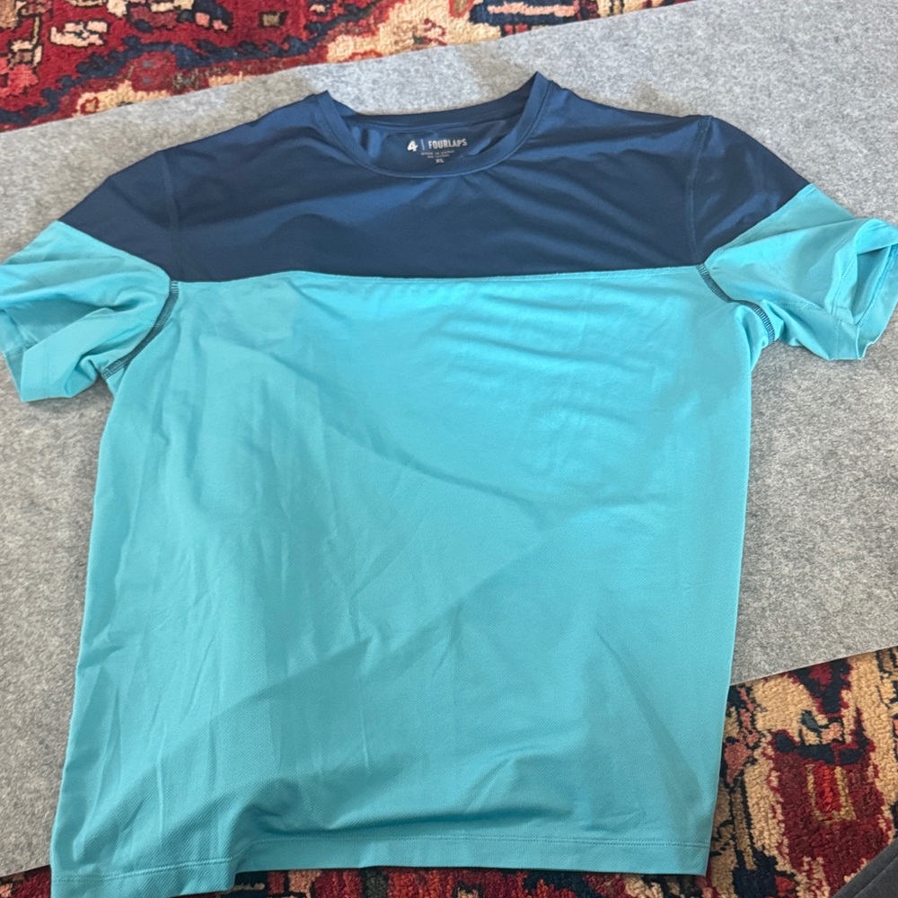 Thrillist Men's Blue and Navy Short Sleeve Tee